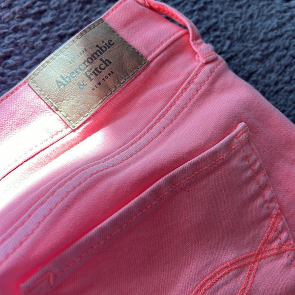 Size 2/26 neon pink Abercrombie jeans - Picture 3 of 4